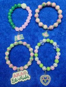 <span class=keywords><strong>Bracelet</strong></span> pendentif en perles élastiques <span class=keywords><strong>vert</strong></span> rose AKA personnalisable Sigma Gamma Rho Sorority <span class=keywords><strong>Bracelet</strong></span> en perles cadeau - Product Image 1