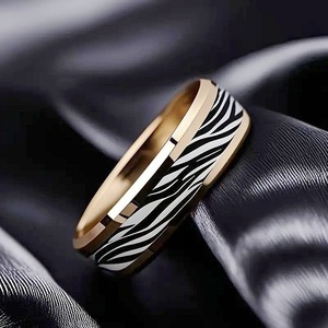 Anello in Acciaio Inossidabile Comfort <span class=keywords><strong>Fit</strong></span> 8mm di Coolstyle Jewelry, Smussato e Lucidato, per Gioielli Nuziali Personalizzati - Product Image 3
