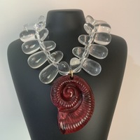 Nouveau collier ras du cou en perles acryliques colorées sur le thème de l'océan avec pendentif coquillage