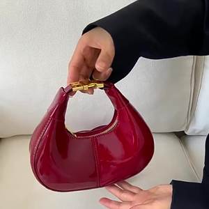 <span class=keywords><strong>2026</strong></span> Yeni Moda Kadın PU Deri Çantalar Hilal Şeklinde Tek Omuz Çantaları Kilitli - Product Image 2