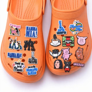 Chaussures <span class=keywords><strong>de</strong></span> football breloques pour sabots chaussures décoration personnalisée Pvc chaussure dentelle breloques sabots personnalisés breloques en gros - Product Image 1