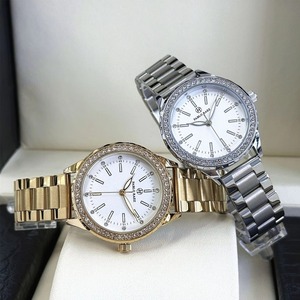 Montre à quartz pour femmes, montre de luxe avec lunette en cristal, bracelet en acier inoxydable, étanche, pour dames, tenue décontractée ou habillée - Product Image 1