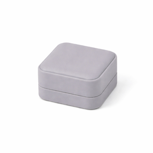 กล่องใส่ต่างหูแบบติดหู กล่องโชว์เครื่องประดับหนังเทียมแบบมีบานพับสั่งทำพิเศษ พร้อมแผ่นกำมะหยี่  ปั๊มโลโก้ตามสั่ง ราคาขายส่ง - Product Image 6