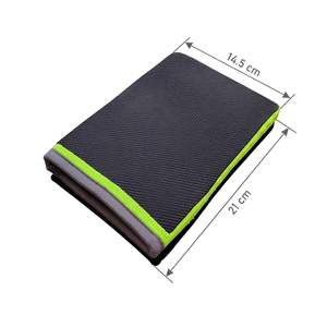 Guante de microfibra de doble cara LEWELL para lavado de coches, reutilizable, para eliminación de barro, polvo de hierro, alquitrán y sobrestropo. - Product Image 4