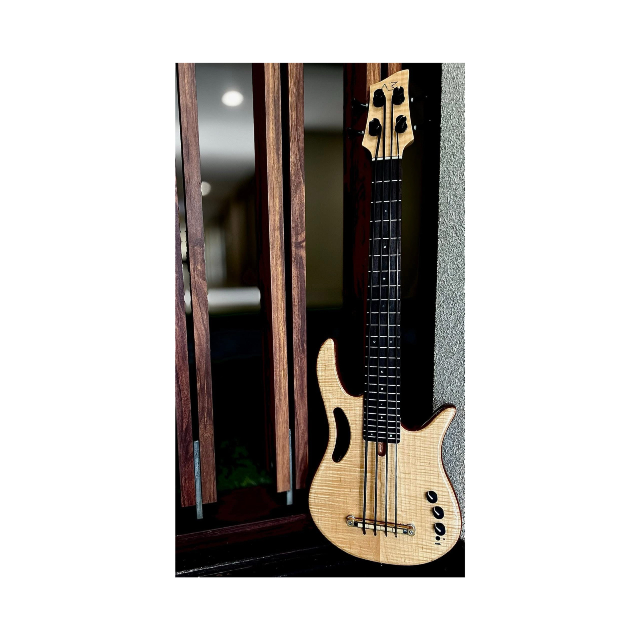 Akama Mini Bass Guitar - Silent, Portable, and Perfect for Beginners