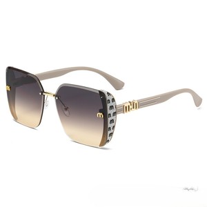 Gafas <span class=keywords><strong>de</strong></span> <span class=keywords><strong>Sol</strong></span> Cuadradas Sin Marco con Borde Cortado, Grandes <span class=keywords><strong>y</strong></span> Modernas para Mujer, <span class=keywords><strong>de</strong></span> Alta Gama, con Protección UV400, Alta Calidad, Venta al Por Mayor, Novedad 2026 - Product Image 5
