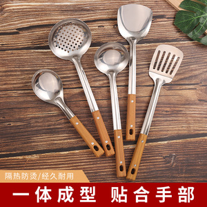 Juego de utensilios de cocina de acero inoxidable con mango de madera, juego de 5 piezas de cucharas, espátulas y cucharones para sartenes antiadherentes - Product Image 5