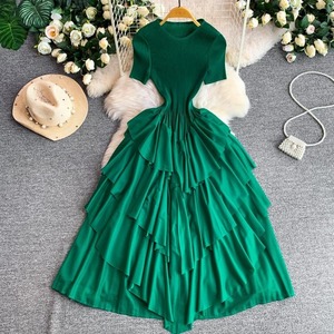 Robe élégante vintage haut de gamme pour femme à col en V, à volants et ourlet fluide, prix compétitif - Product Image 1