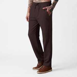 Jogging pour homme en polyester marron, respirant, léger, coupe droite, avec cordon de serrage, poches latérales, décontracté, taille mi-haute élastique, idéal pour l'été - Product Image 1