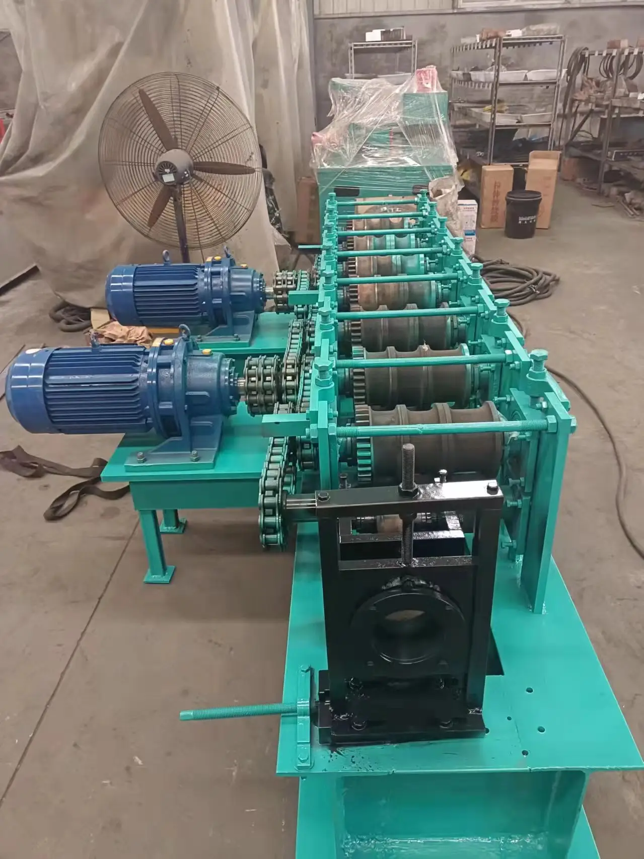 Fabbricazione di alta qualità automatico doppio motore ovale tubo/tubo lamina a freddo macchina formatrice