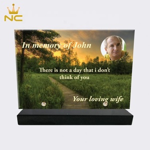 Plaques commémoratives personnalisées en cristal K9 faites à la main pour funérailles avec photo, taille personnalisable, vente en gros - Product Image 2