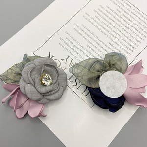 Broches en tissu faites à la main, fleurs en cristal de 6 cm, accessoires pour cheveux de femme, corsages de mariage pour sacs, chaussures, vêtements - Product Image 4