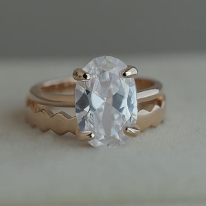 Elegante anello con pietra ovale per donna, design con intarsi scintillanti, gioielli minimalisti alla moda - Product Image 1