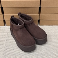 2026 年奢华设计师品牌冬季流行多色高品质 Lowmels 鞋子 Uggs 女式靴子