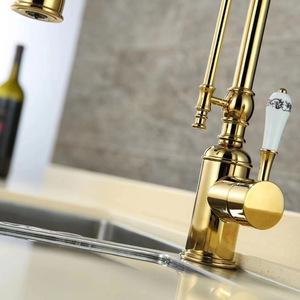 <span class=keywords><strong>Robinet</strong></span> de <span class=keywords><strong>cuisine</strong></span> à tirette de luxe en laiton, pulvérisateur à finition dorée, <span class=keywords><strong>robinet</strong></span> d'évier à montage sur pont chaud et froid - Product Image 2