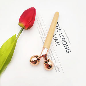 FaceRoller en bois 3D masseur visage Jade outil Rose Jade rouleau Quartz Gua Sha - Product Image 3