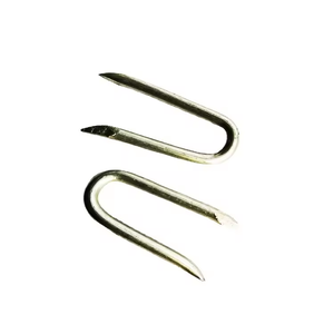 Clous de clôture galvanisés <span class=keywords><strong>en</strong></span> acier au carbone <span class=keywords><strong>en</strong></span> forme de <span class=keywords><strong>U</strong></span> <span class=keywords><strong>pour</strong></span> l'installation de clôtures <span class=keywords><strong>en</strong></span> bois et de grillages métalliques - Product Image 2