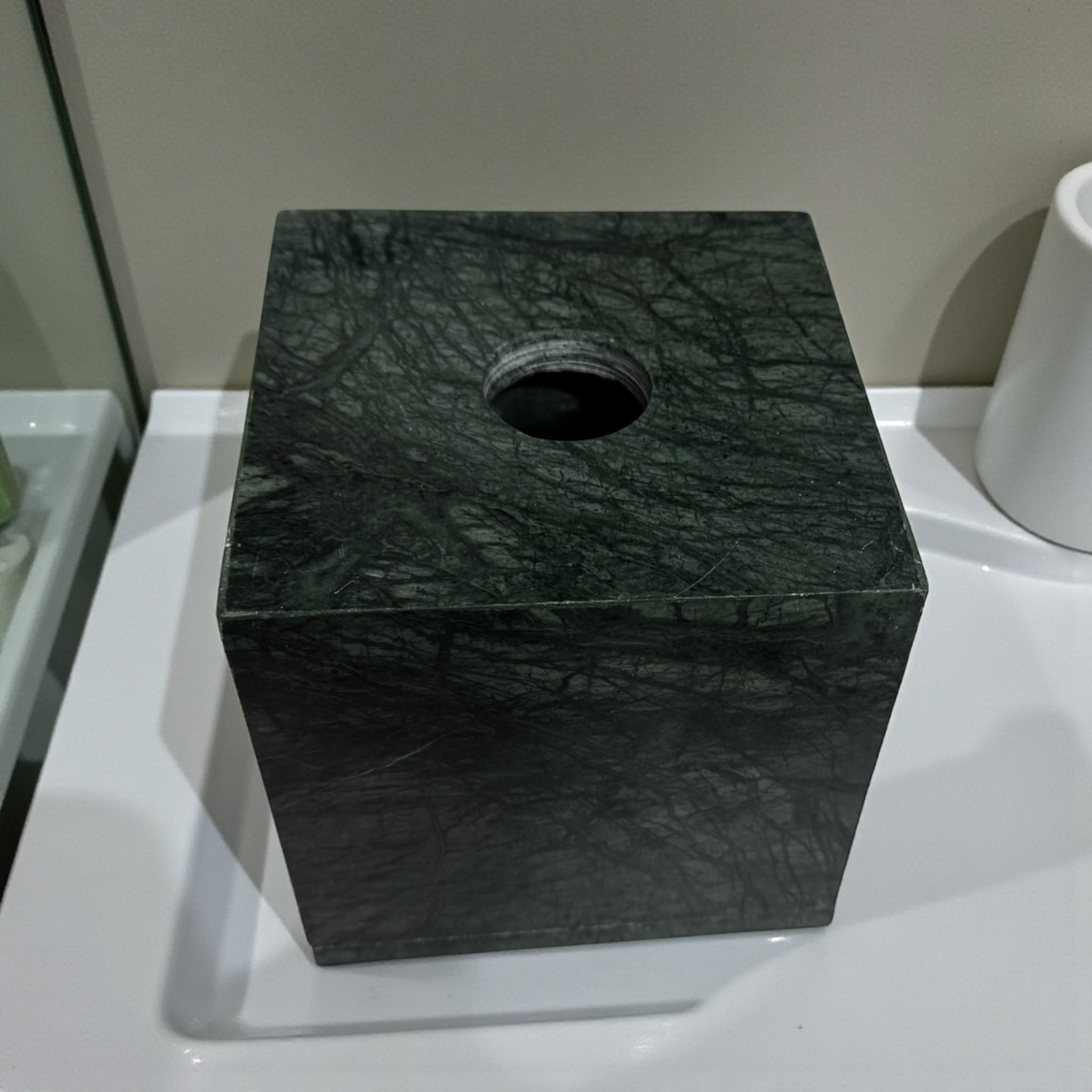 สีเขียว