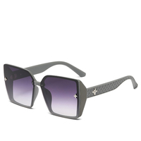 Lunettes de soleil de luxe trèfle à quatre feuilles brillantes UV400 pour femme, style TikTok tendance, surdimensionnées, mode, luxe léger, plage