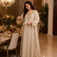 Ensemble Abaya ouvert en polyester deux pièces avec broderie perlée exquise et détails à pompons pour l'Aïd, les mariages et les réceptions