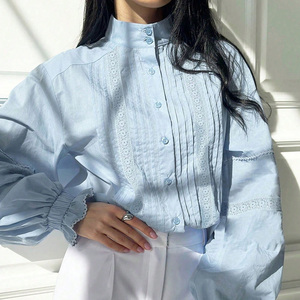 Blusa Azul Celeste para Mujer con Ribete de Encaje, Cuello con Botones, Manga Larga, Estilo Bohemio, Corte Holgado, Top de Primavera/Verano - Product Image 4