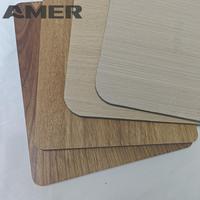 Panneaux muraux décoratifs insonorisants en placage de bois Amer Factory, finition charbon