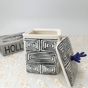Caja de Joyería Cuadrada de Cerámica Moderna con Logotipo Personalizable y Decoración - Product Image 2