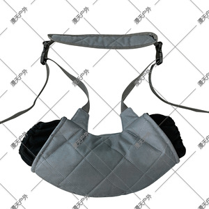 Calentadores de manos acolchados en negro y gris, talla única, resistentes al viento para uso en exteriores - Product Image 1
