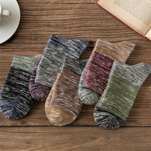 Men's Crew Socks Color Blocking Cotton Sweat Absorbent Mid Calf Fashion Socks For Casual Wear - Product Image 4