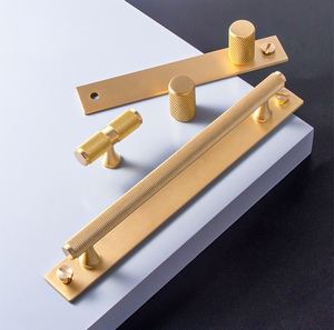 Hochwertiger Goldener Gerändelte Möbelknopf mit Bodenplatte aus Massivem Messing Küchenschrankgriff - Product Image 4