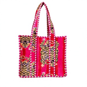 Bolso de mano de terciopelo con estampado de tigre rosa, diseño moderno, bolso de compras con parte superior abierta, bolso de mano para mujer para todas las estaciones - Product Image 1