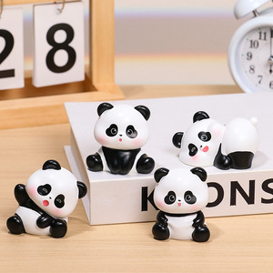 Ornement en résine de panda mignon, 4 pièces, décoration de bureau, cadeau pour le bureau ou la maison - Product Image 1