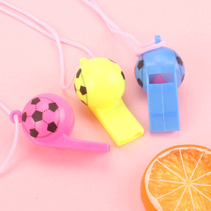 Sifflet de football avec corde, grand accessoire portable pour les matchs de football, cadeau pour la maternelle - Product Image 1