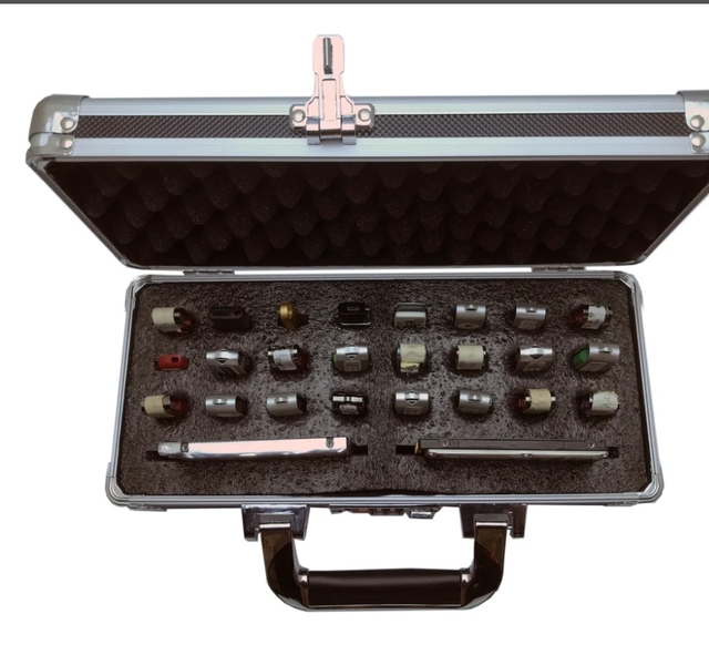Aluminum USB Thumb Flash Memory Drive Organizer Carrying Case with Top Handle Combination Lock