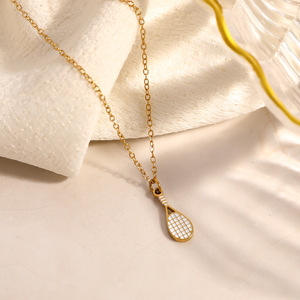 Collar de acero inoxidable personalizado, serie deportiva a la moda, chapado en oro de 18 quilates, con colgante de pelota de tenis de mesa para mujer. - Product Image 4