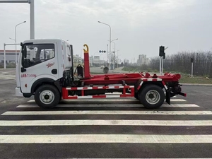 Camión de Basura Dongfeng 4x2 <span class=keywords><strong>con</strong></span> <span class=keywords><strong>Gancho</strong></span> Elevador, Contenedor de 5 Toneladas, Brazo para Contenedores de Basura, para Recolección de Residuos Sanitarios Municipales - Product Image 6