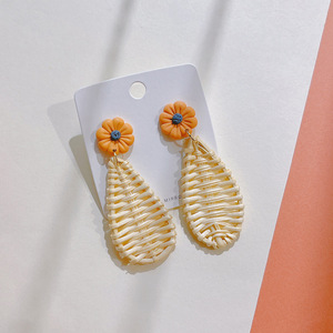 <span class=keywords><strong>Orecchini</strong></span> alla Moda Coreani con Fiori in <span class=keywords><strong>Argilla</strong></span> <span class=keywords><strong>Polimerica</strong></span> Fatti a Mano, Graziosi e Delicati per Donne e Ragazze - Product Image 5