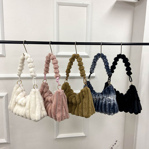 2023 nuove borse soffici da donna di grande capacità di moda borse a tracolla morbide da donna in stile coreano semplice borsa di pelliccia chic all'ingrosso per l'inverno - Product Image 6