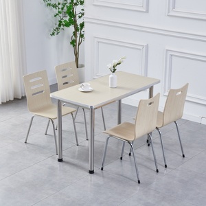 Ensemble de table et de chaises de cantine scolaire moderne et écologique pour 4 personnes, pour utilisation universitaire - Product Image 1