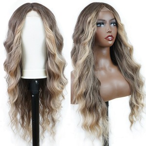 28 pouces <span class=keywords><strong>blond</strong></span> cendré naturel grande vague petite dentelle frontale perruque de <span class=keywords><strong>cheveux</strong></span> synthétiques Simulation cuir chevelu résistant à la chaleur perruque pour les femmes - Product Image 1