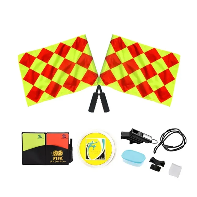 Kit arbitro di calcio di calcio Linesman Flags arbitro fischietto Toss Coin e carte gialle con Notebook 4 in 1 accessori per arbitri