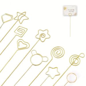 Porta Tarjetas Espiral en Forma de Corazón de Alambre Metálico Dorado de 13 Pulgadas para Manualidades, Ramos, Centros de Mesa de Boda, Fotos y Notas - Product Image 1