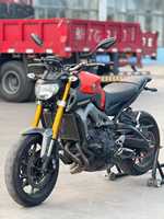 Moto de route nue Yamaha1 MT-09 890cc d'occasion : Moto de sport nue d'occasion de grande valeur