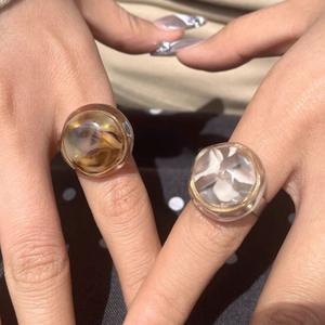 Bague de cocktail en résine avec incrustation de coquillages, bijou tendance unisexe, cadeau pour femmes et hommes - Product Image 3