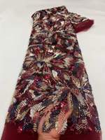 Tissu de luxe en sequins lourds et perles, motif floral feu d'artifice, dentelle verte émeraude, tulle maillé pour robe de bal glamour