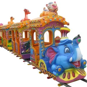 购物中心火车上最便宜的儿童火车，带轨道成人游乐场