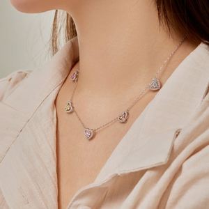 Collar con Colgante de Plata S925 con Cinco Corazones Huecos y Circonita 5A de Dylam Glistening, Joyería Fina de Moda para Mujer - Product Image 4