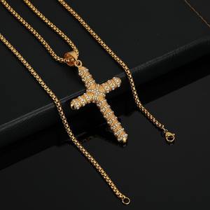 Collana con Ciondolo a Croce in Acciaio al Titanio Placcato Oro HIP HOP, Fornitura Diretta dalla Fabbrica per E-commerce Transfrontaliero, Vendita all'Ingrosso - Product Image 1