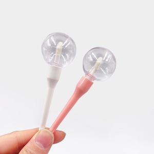 Emballage de rouge à lèvres personnalisé en forme de sucette rose, contenant vide unique en plastique rose transparent de 9 ml, tube de gloss à lèvres transparent pour enfants - Product Image 5