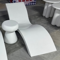 Table basse en fibre de verre, table basse en fibre de verre et verre, table basse en résine, table à thé en fibre de verre avec chaises longues